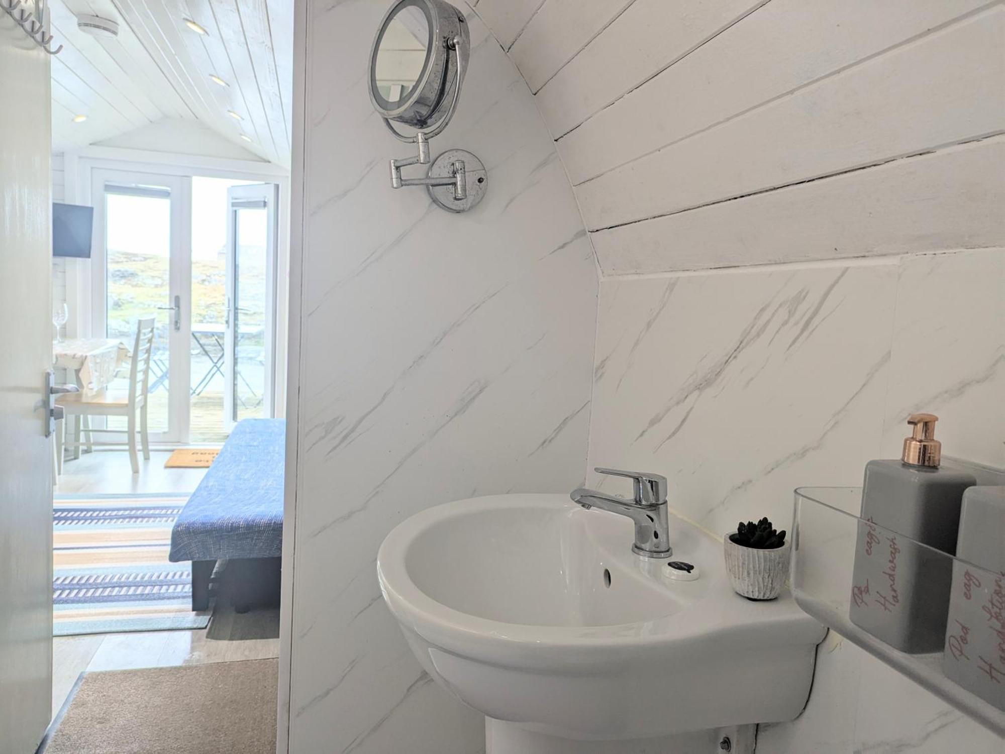 Glamping Pod For 2 Pod Beag Na Haun Eriskay Exterior foto
